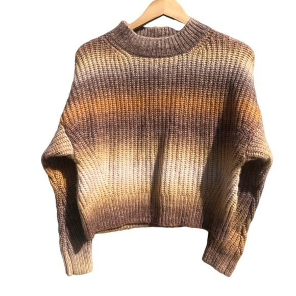 Aqua Crewneck Pullover Cropped Sweater Size S - Picture 4 of 11